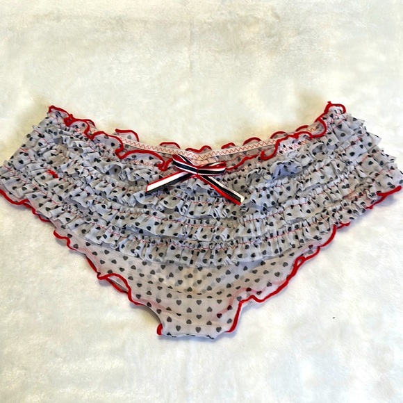 🔥5/$55 2pk 💕NWT SZ MEDIUM RUFFLE BOTTOM 💜 HEART ♥️ PATTERN - Picture 7 of 9